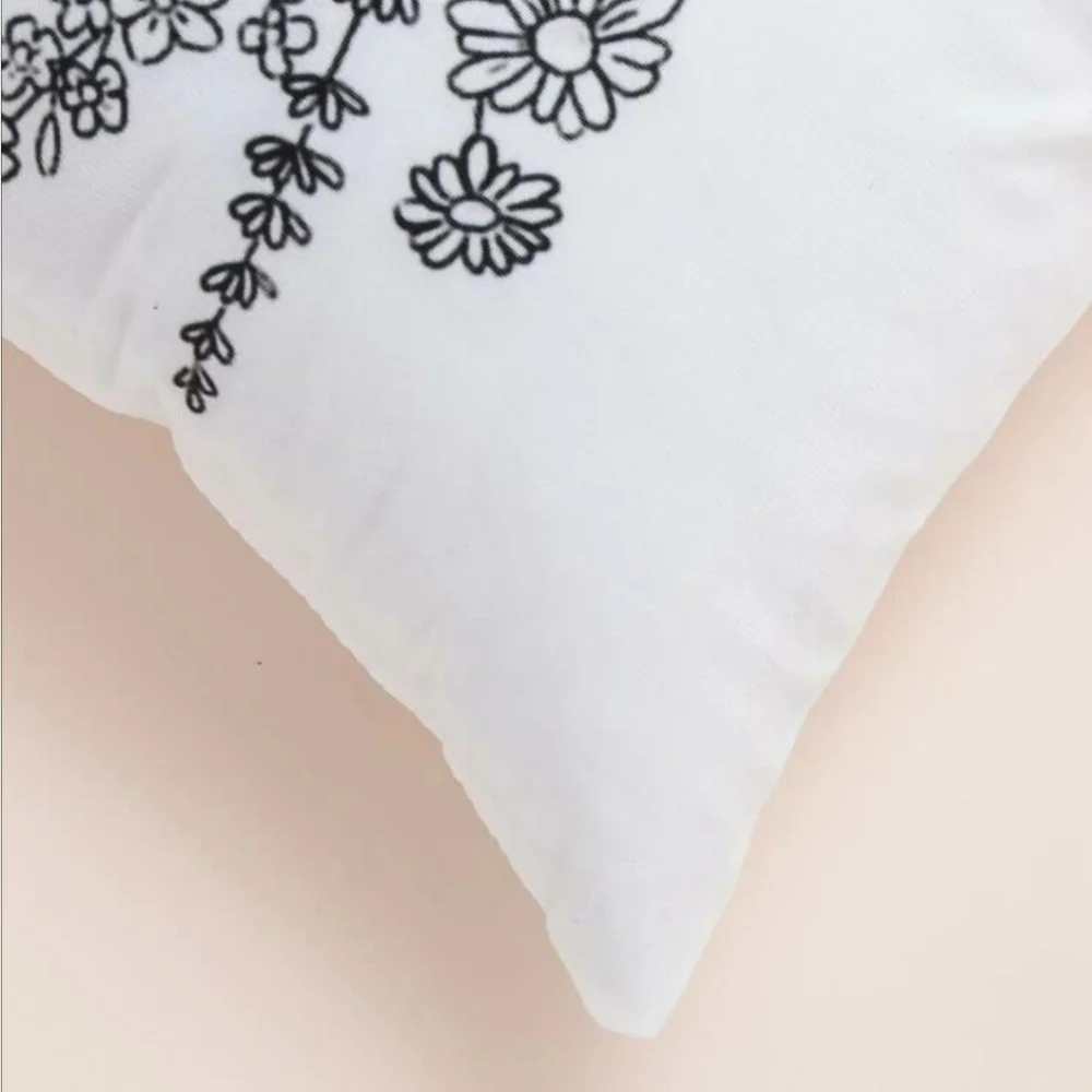 NWT Home Decor Floral Bouquet Pillow Cover